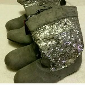 Little girl boots.....available in size XL3/4