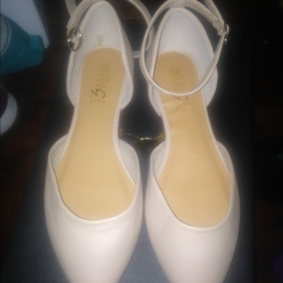 Nude flats