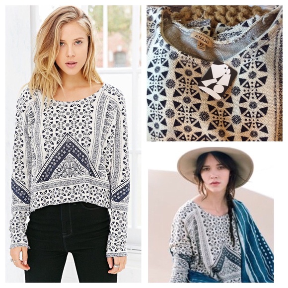 Urban Outfitters Sweaters - Urban Outfitters ANAMA Printed Cropped Sweater Top
