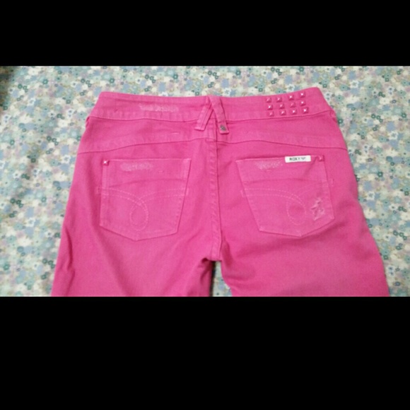 ❌SOLD❌ BUBBLEGUM PINK SKINNIES!!