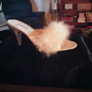 Feather slip ons - NEVER WORN (038)