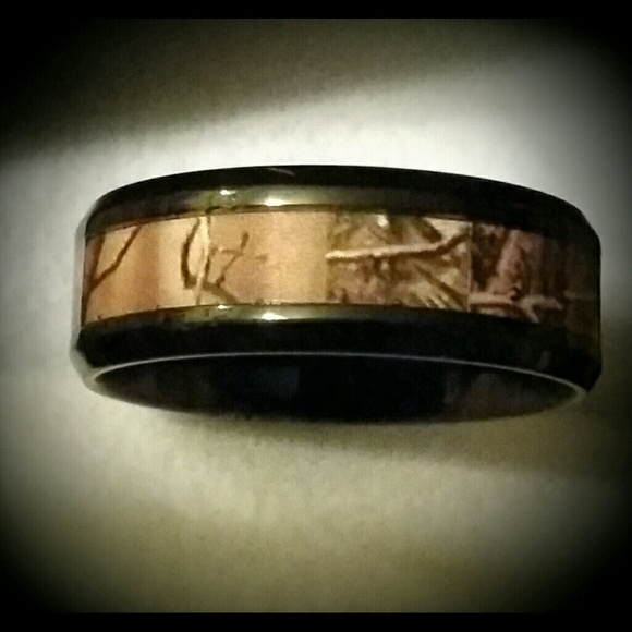 Camouflage Men's titanium wedding band Sz 10.5