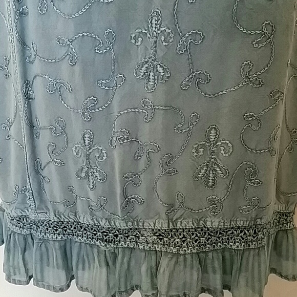 Embroidered Top. - Picture 4 of 4