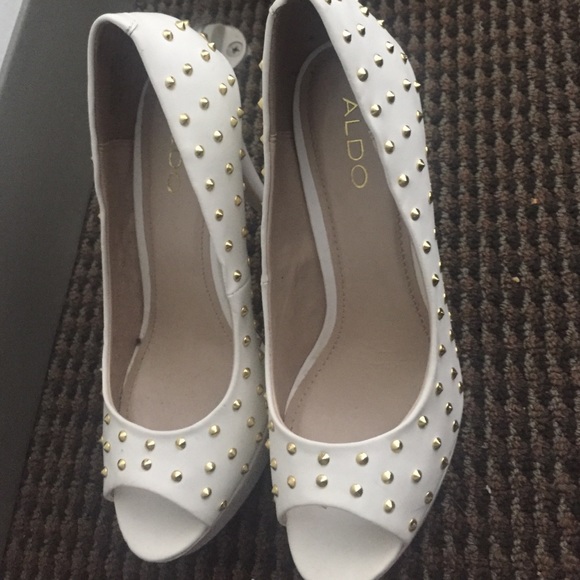 Aldo white heels with golden studs - Picture 2 of 4