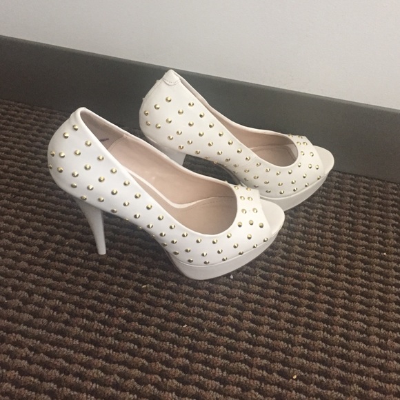 Aldo white heels with golden studs - Picture 4 of 4