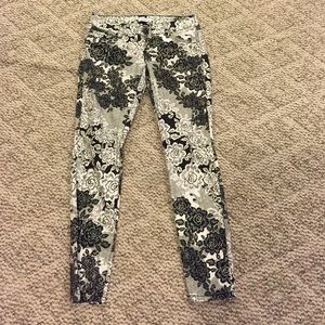 Black and white floral skinny jeans