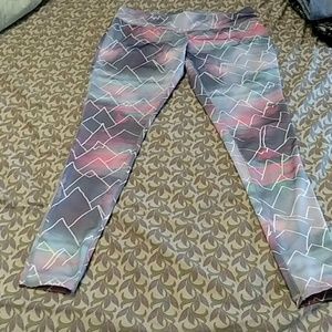Pretty purple and pink mountain leggings worn once