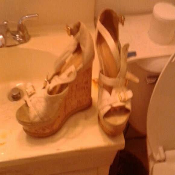 Shoedazzle hills - Picture 2 of 2