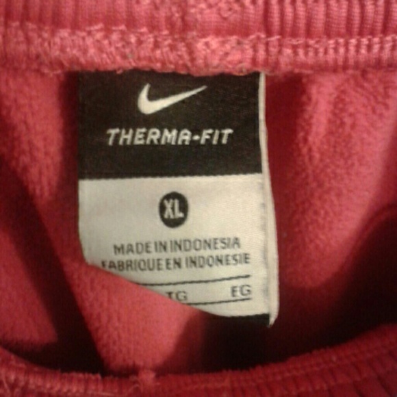 Nike therma fit cut offs - Picture 2 of 2