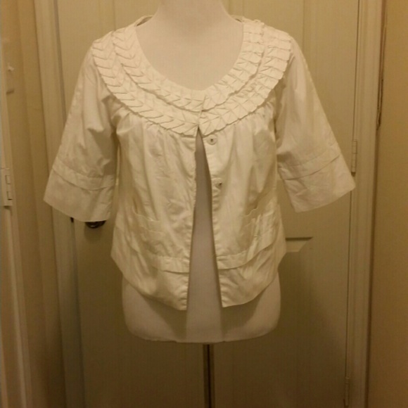 Summer white jacket with mid sleevesa