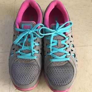 Nike dual fusion run 2( women running shoes)