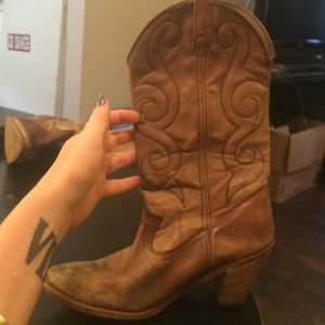 VINTAGE LEATHER COWBOY BOOTS