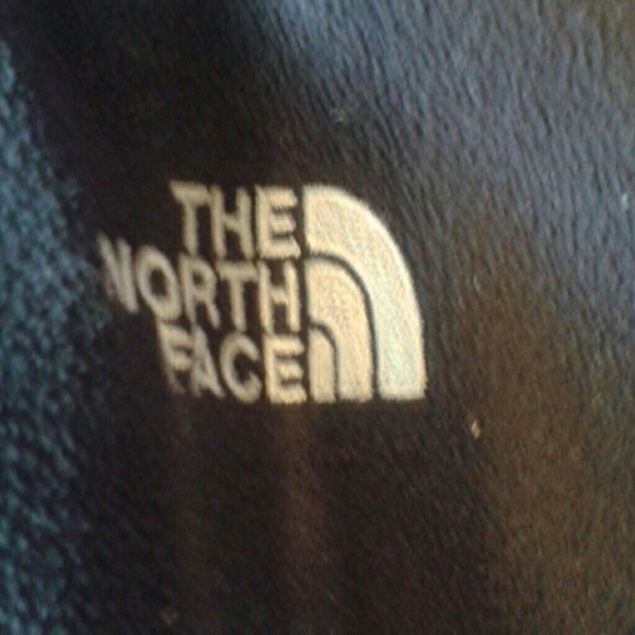 2 north face jackets - Picture 3 of 4