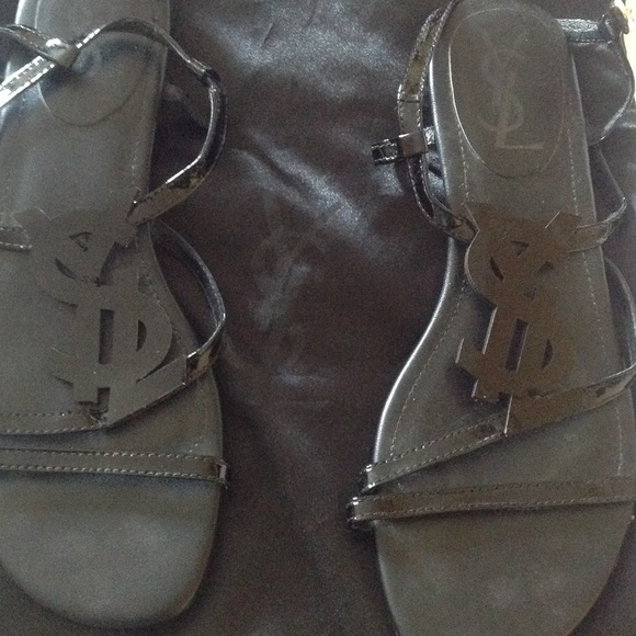 Sandles
