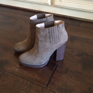 Ankle boots