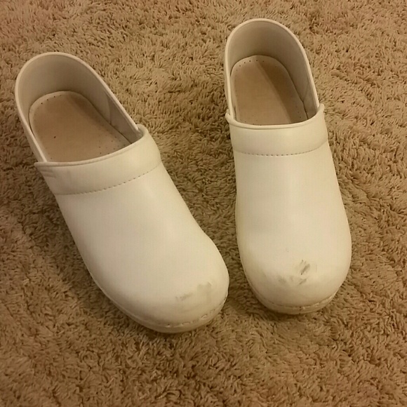 Nursing shoes