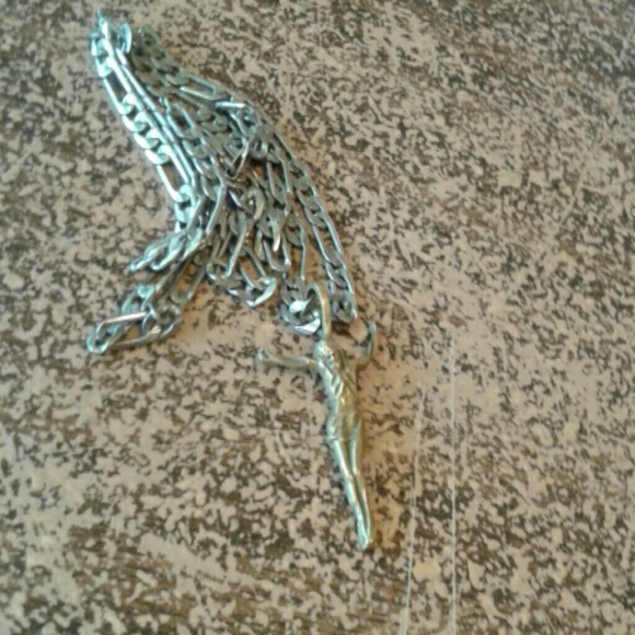 Gold 14k jesus peice with sterling silver chain - Picture 2 of 4