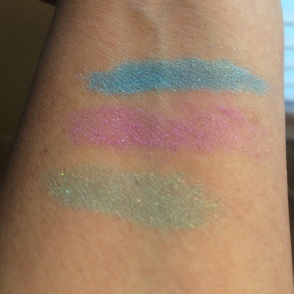 🚨SOLD🚨 Urban decay full size blush and shadows! - Picture 4 of 4