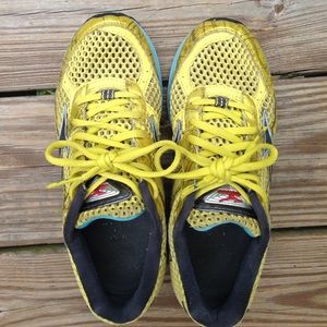 Womens mizuno running shoes