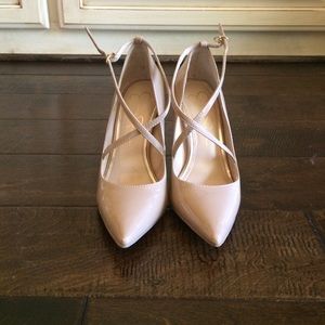 Nude Pumps