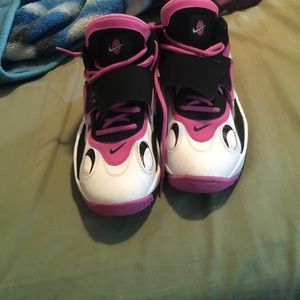 Nike Speed Turfs. White pink and black