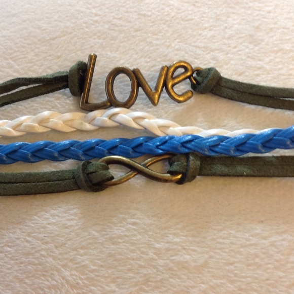 Green love bracelet - Picture 2 of 3
