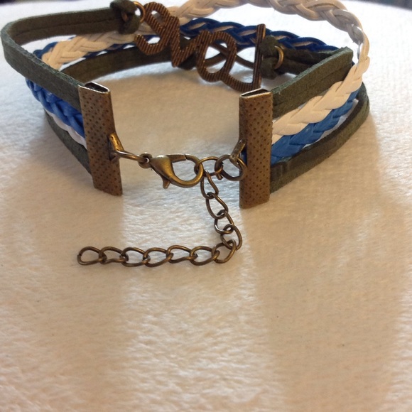 Green love bracelet - Picture 3 of 3