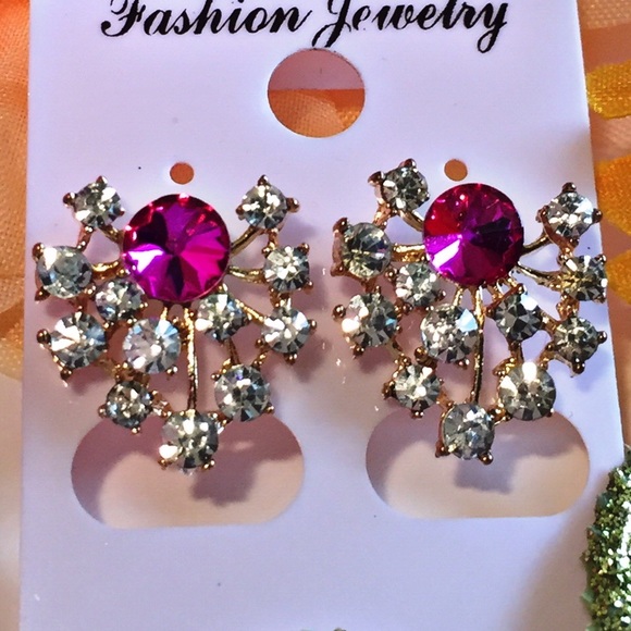 ❗️🚫SOLD❗️Passion Tart Earrings - Picture 4 of 4