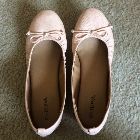 Light pink ballet flats