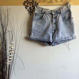 Vintage high-waisted jean shorts