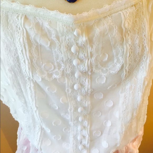 Cute cotton with lace BCBG top!! - Picture 2 of 4