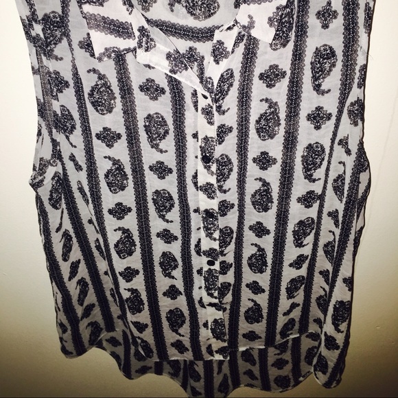 Hi-Lo Forever 21 Sleeveless Blouse - Picture 2 of 4