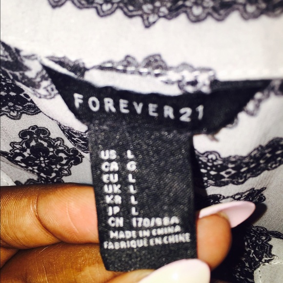 Hi-Lo Forever 21 Sleeveless Blouse - Picture 3 of 4