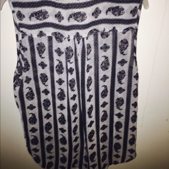 Hi-Lo Forever 21 Sleeveless Blouse - Picture 4 of 4