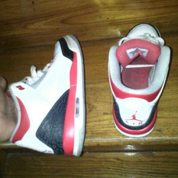 Sneakers (Jordans) Size:6 - Picture 2 of 2