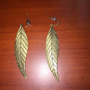 Leaf earrings!