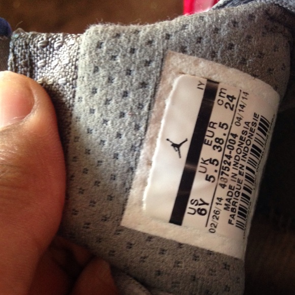 Jordan . Wolf grey 14 - Picture 4 of 4