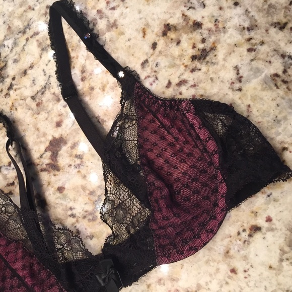 Frederick's Bra - Picture 4 of 4