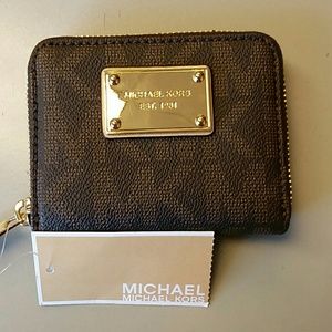 Michael Kors Small Signature Zip Wallet - Brown