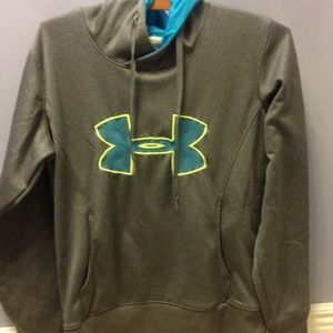 NWOT Under Armour sweatshirt