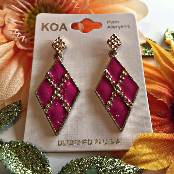 ❗️🚫SOLD❗️Sweetheart Arise Earrings - Picture 4 of 4