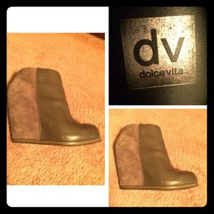 Dolce Vita taupe brown leather suede wedges