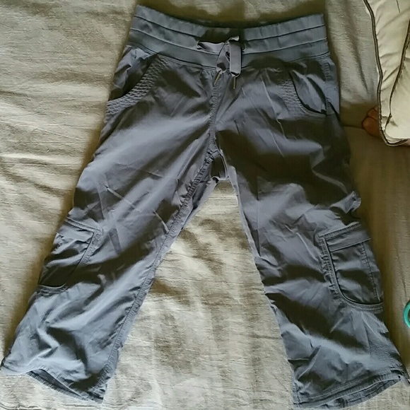 Lululemon yoga camp crops gray