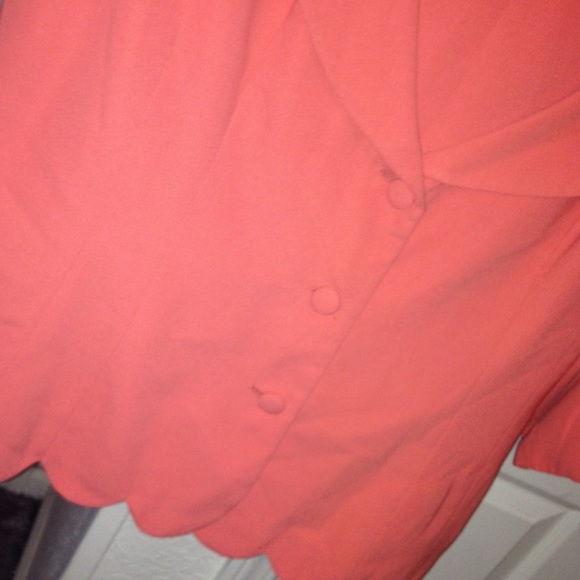 Preppy and professional coral scalloped suit! - Picture 2 of 3