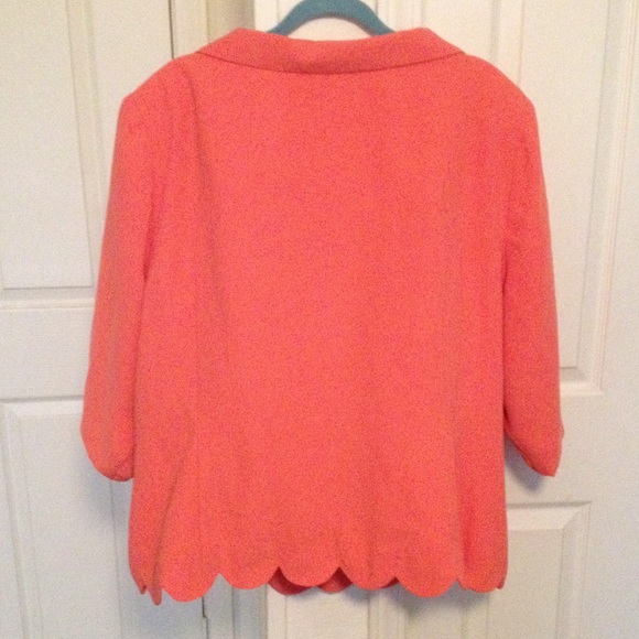 Preppy and professional coral scalloped suit! - Picture 3 of 3