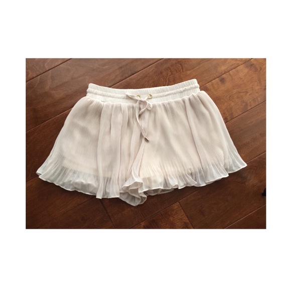 Pants - Sheer beige lined shorts w/gold accents, Sz Small
