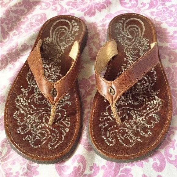 where are olukai sandals made