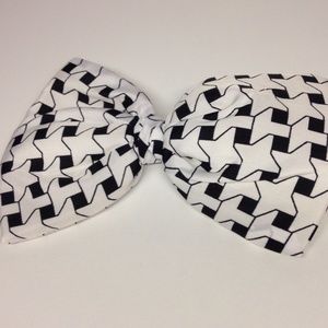 Black & White Clip On Bow