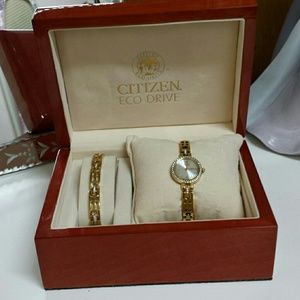 Eco citizen and bracelet set with stones