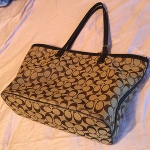 Coach signature handbag tote brown